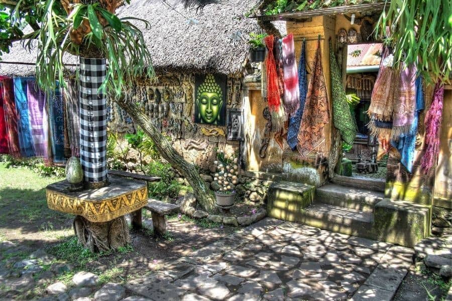 sarongs as souvenirs from sri lanka