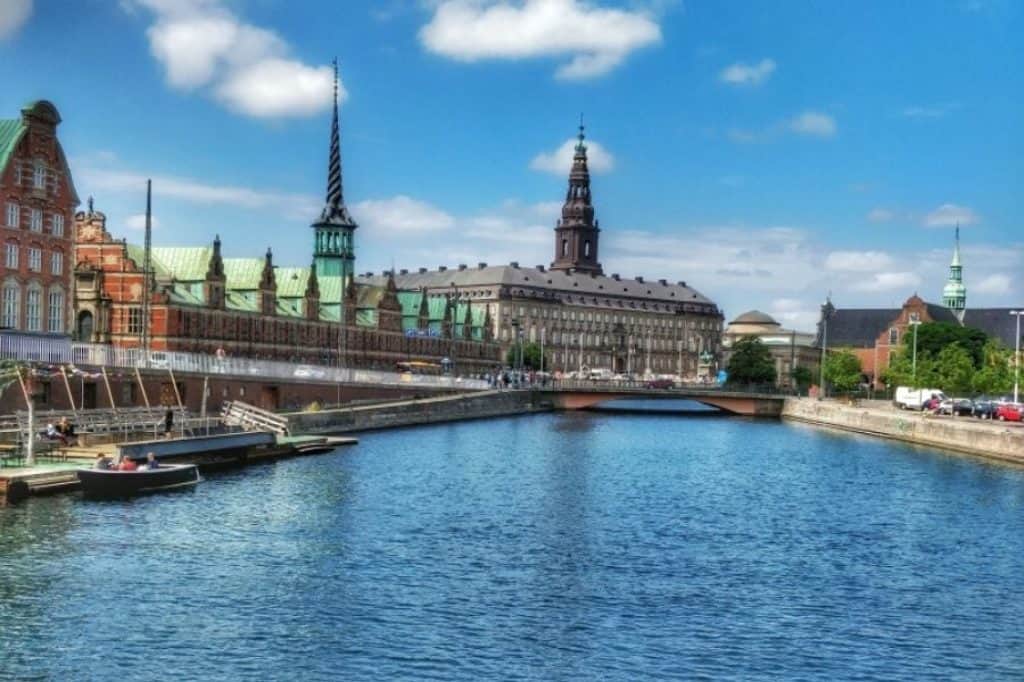nyhavn boat tour sightseeing copenhagen denmark