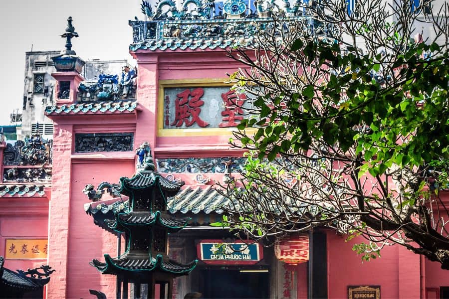 jade emperor pagoda saigon ho chi minh city things to do 