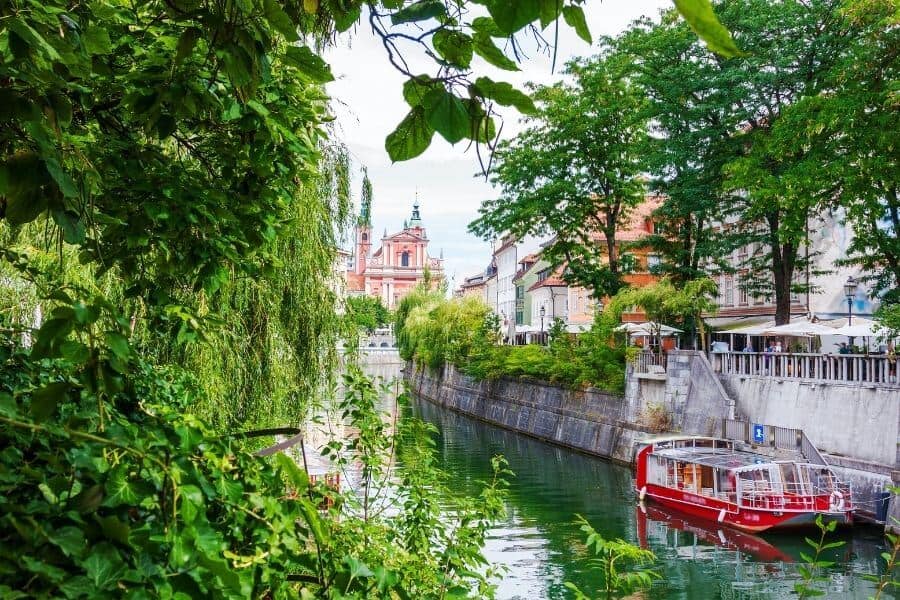 ljubljanica river boat tour