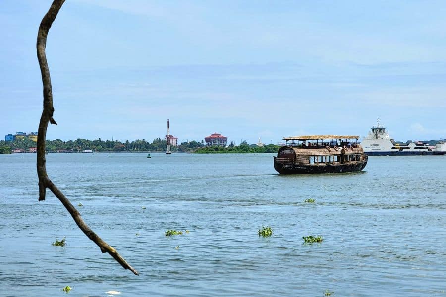 marine drive kochi with family
