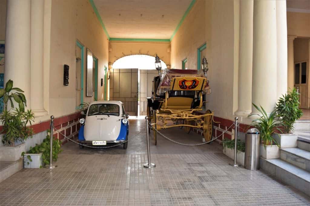 3 wheeled BMW Isetta jai vilas palace gwalior