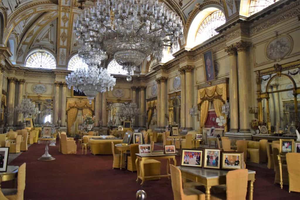 chandeliers durbar hall jai vilas palace