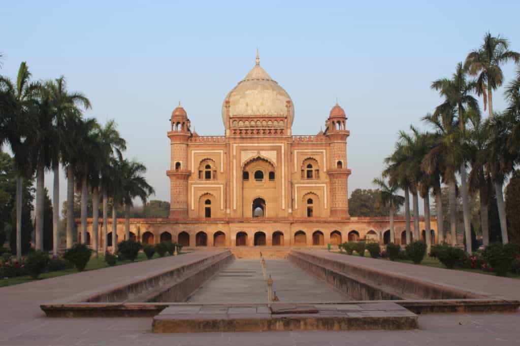 safdarjung tomb history