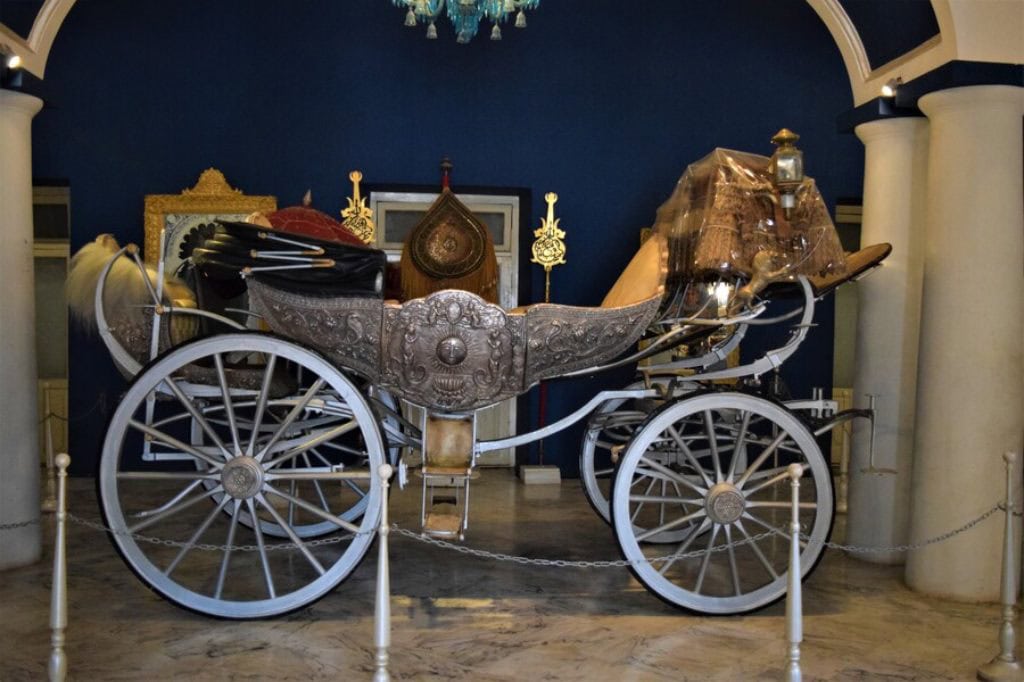 silver chariot jai vilas palace