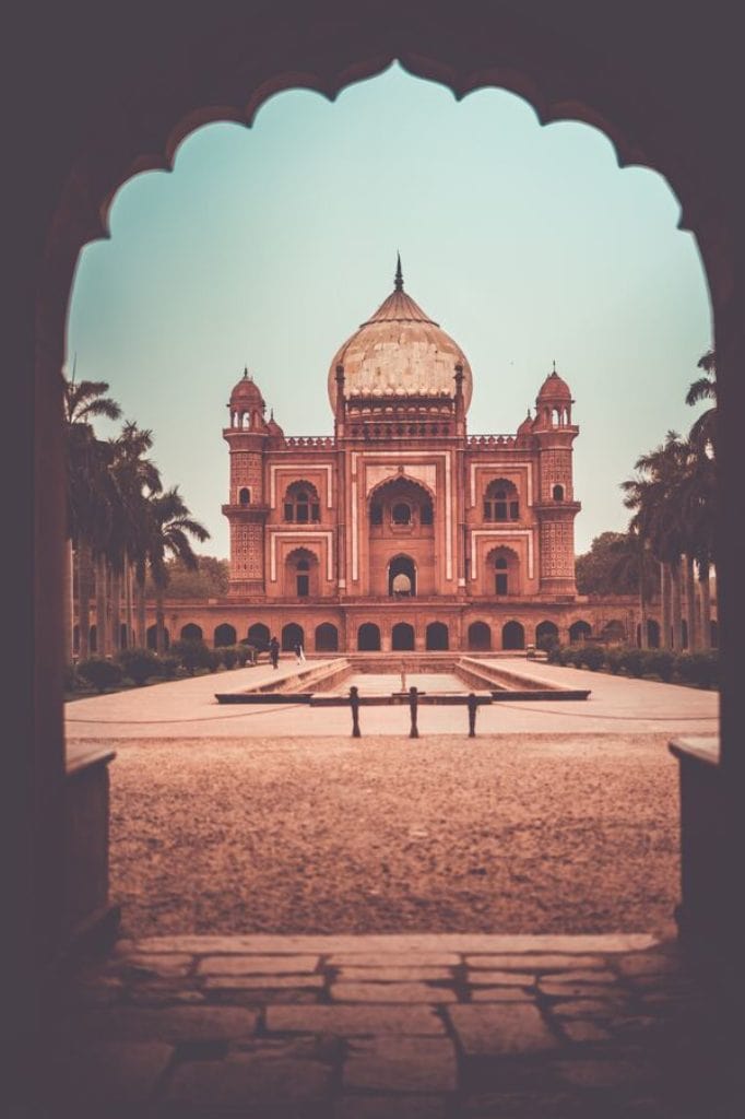 the tomb of safdarjung historical marvel in delhi
