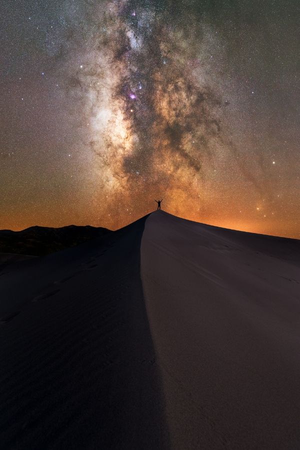 milky way galaxy over great sand dunes national park colorado