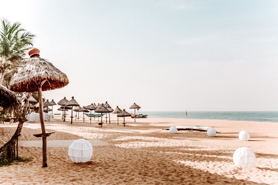 mount lavinia best beaches in sri lanka