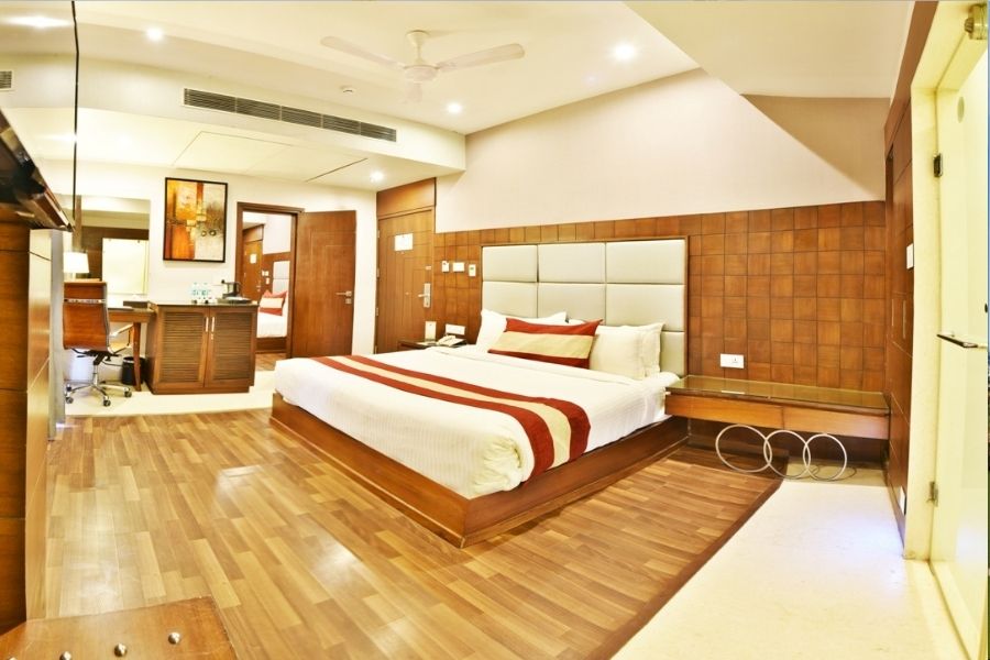 Best hotels in Amritsar Hotel Sawera Grand Travelmelodies