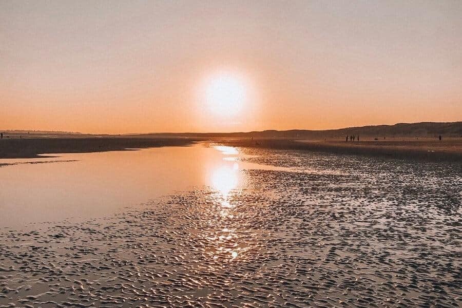 Day trip from London to Camber Sands Travelmelodies