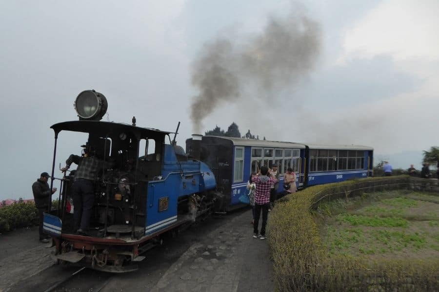 toy train darjeeling beautiful places in india