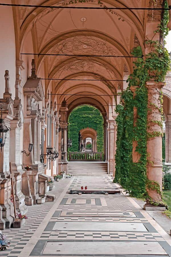 mirogoj cemetery arcade
