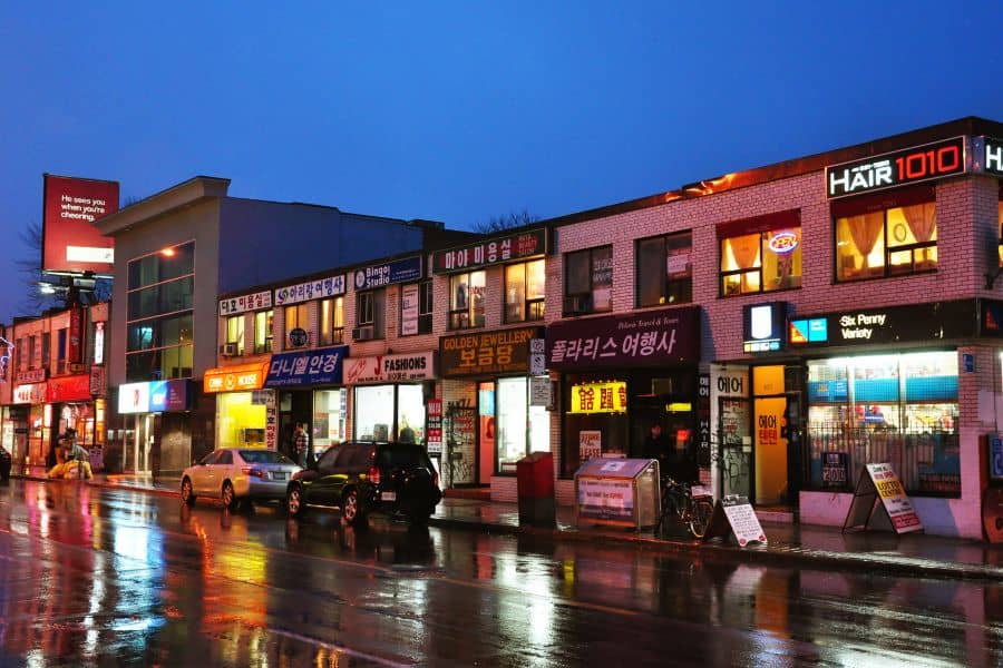 toronto koreatown noraebong karaoke korean culture canada