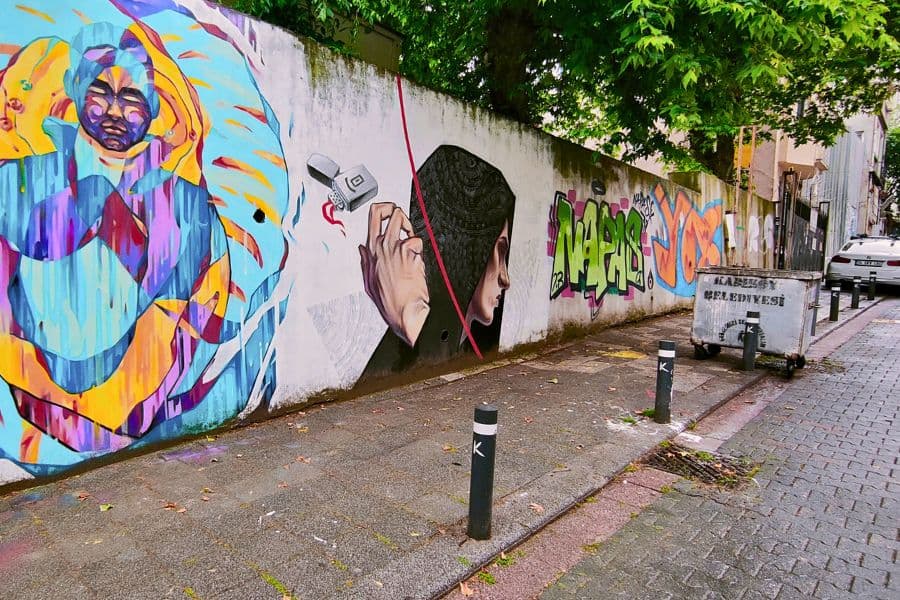 yeldegirmeni kadikoy murals istanbul in 72 hours
