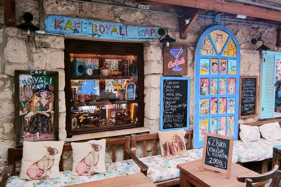 cocktail bar boyali kapi alacati turkey