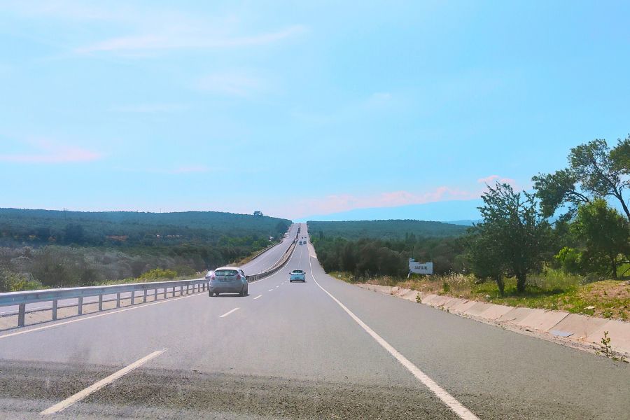 how to reach ayvalik by rental car turkey