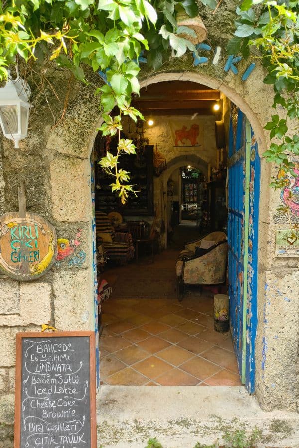 kirli ciki sanat galerisi art gallery alacati turkey