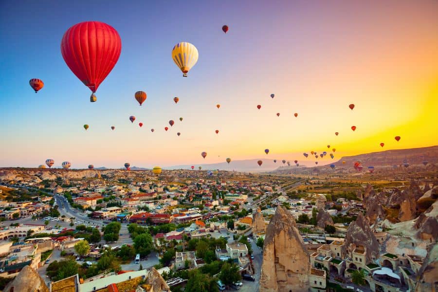 balloon watching goreme cappadocia