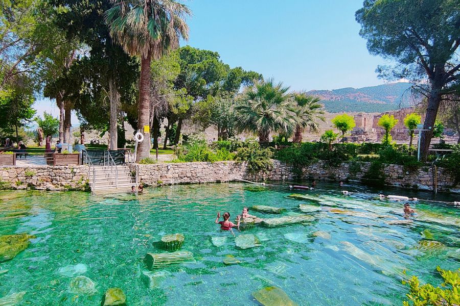 cleopatra antique pools pamukkale hierapolis