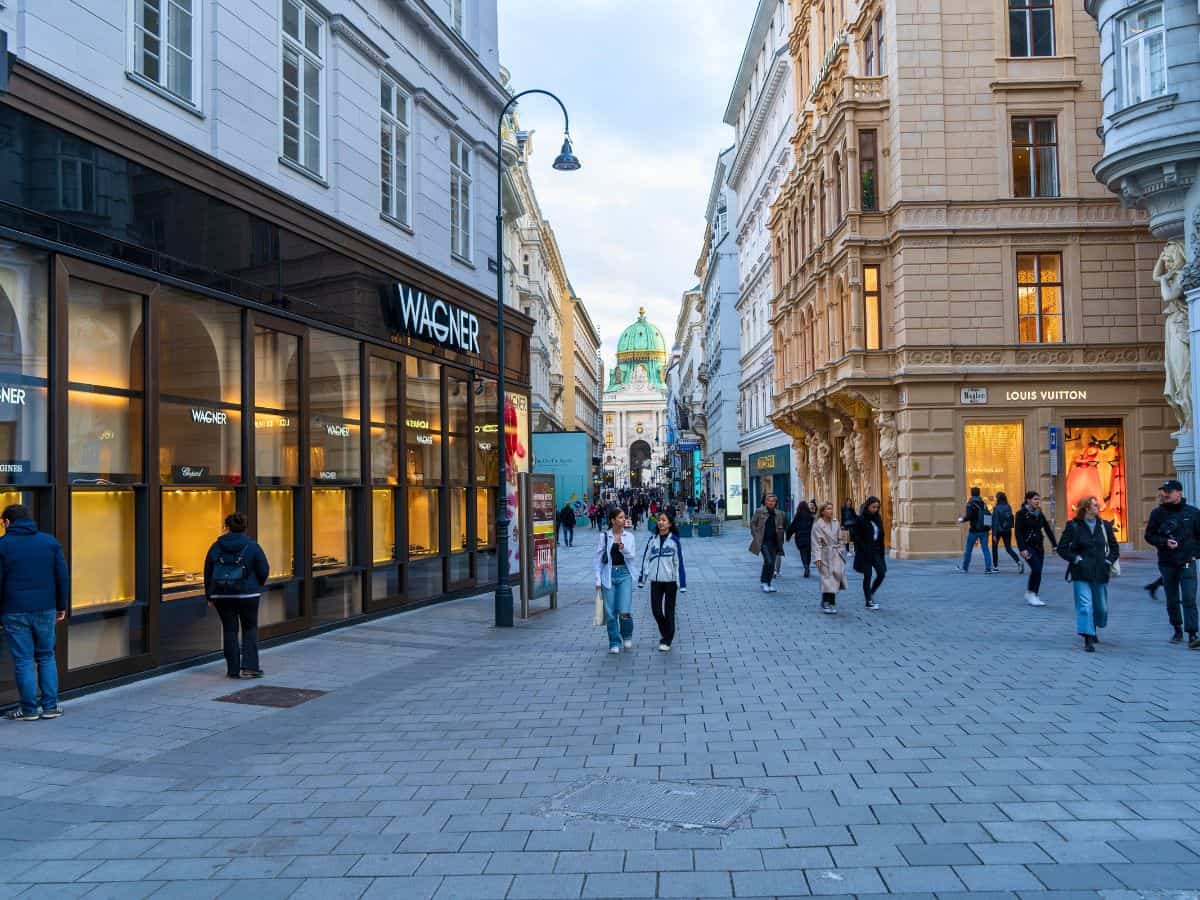 visiting vienna travel guide