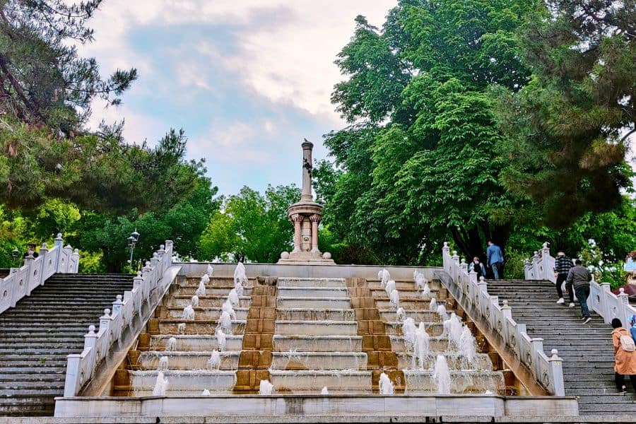 alaadin hill park entrance steps