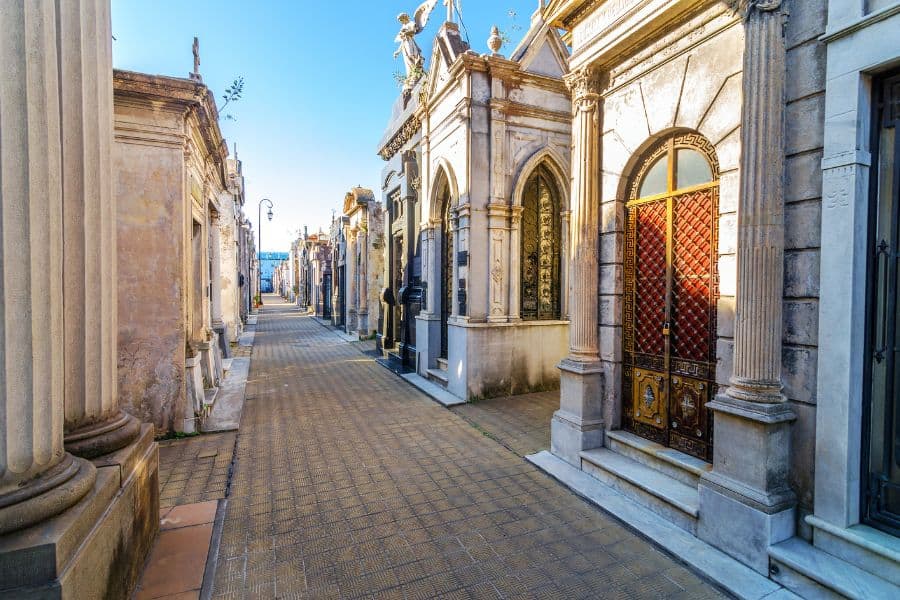 recoleta cemetery buenos aires argentina