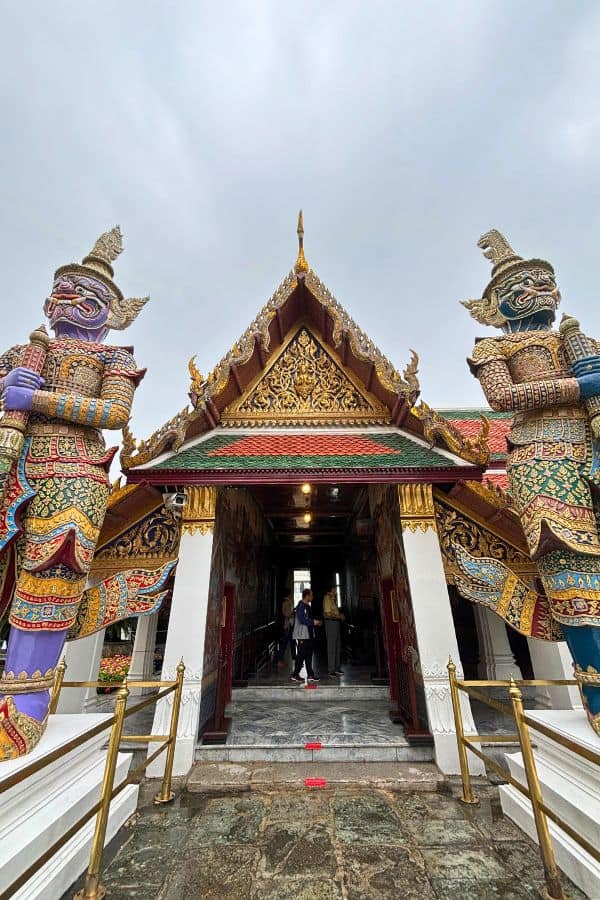 giant guardian statues aka yak at the royal grand palace in bangkok thailand