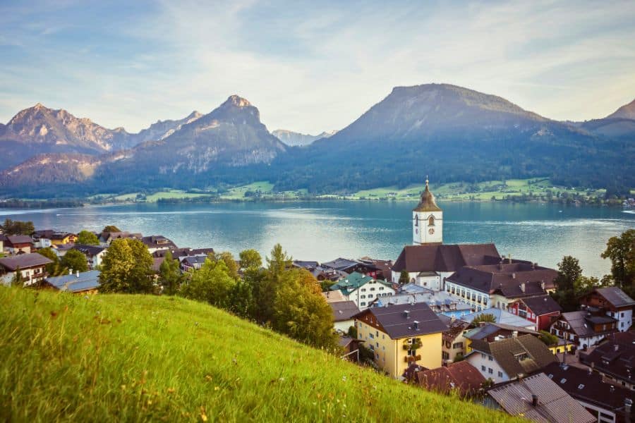 the beautiful town of st. wolfgang on the shores of lake wolfgangsee