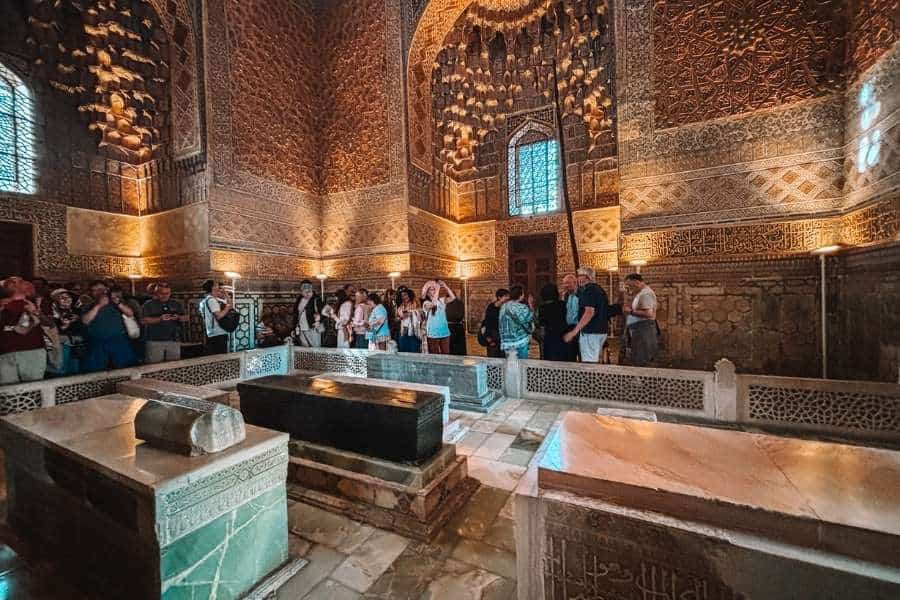 amir timur tomb chamber with marble sarcophagi inside gur-e-amir