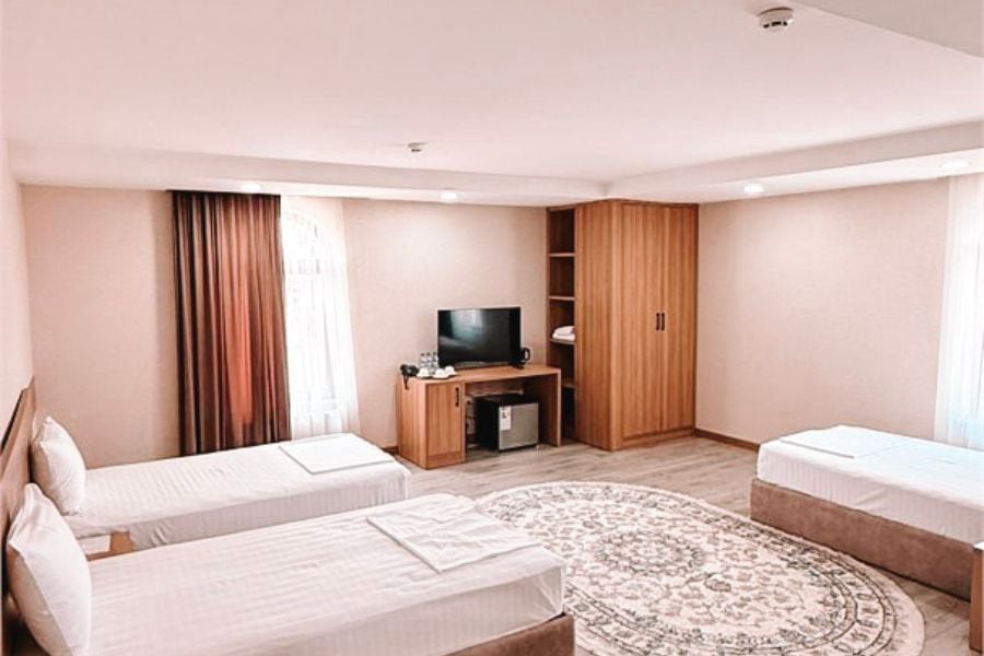 triple room ins saroy gardens hotel in fergana city